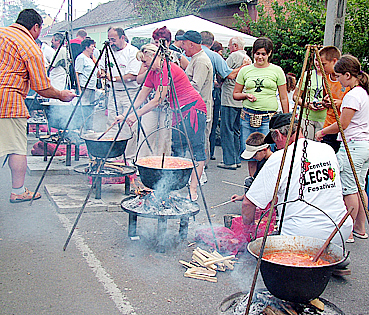 Mindenki_másként_csinálja.jpg