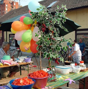 Tréfás mozzanat a Lecsófesztiválról. Fotó archív. dt. 